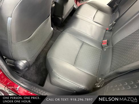 Used 2019 Toyota C-HR Limited FWD image 39