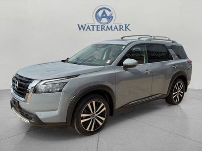 Certified 2025 Nissan Pathfinder Platinum