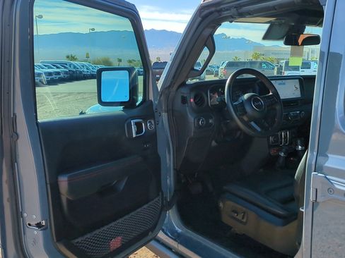 Used 2024 Jeep Wrangler Unlimited Rubicon w/ Convenience Group image 11