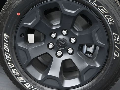 New 2026 RAM 1500 4x4 Crew Cab image 34