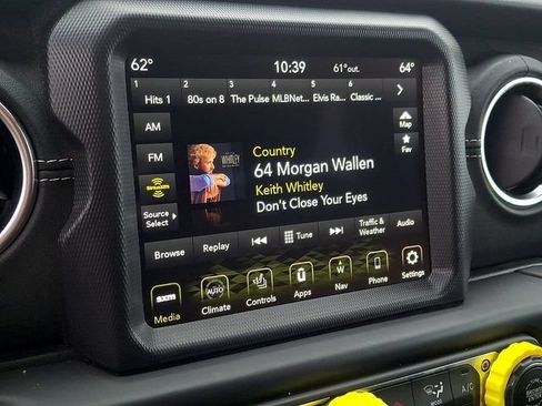 Used 2023 Jeep Wrangler Unlimited Sahara w/ Cold Weather Group AWD/4WD image 16