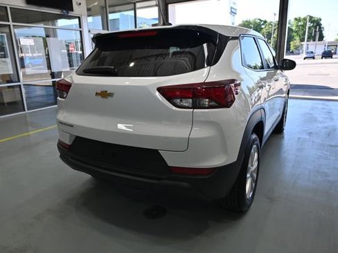 Used 2024 Chevrolet TrailBlazer LS w/ LS Convenience Package FWD image 5
