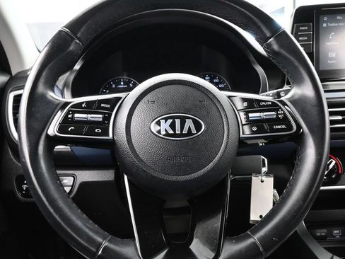 Used 2021 Kia Seltos S FWD image 22