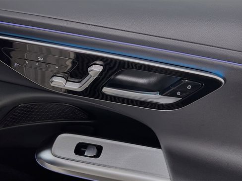 Used 2024 Mercedes-Benz E 350 4MATIC Sedan image 32