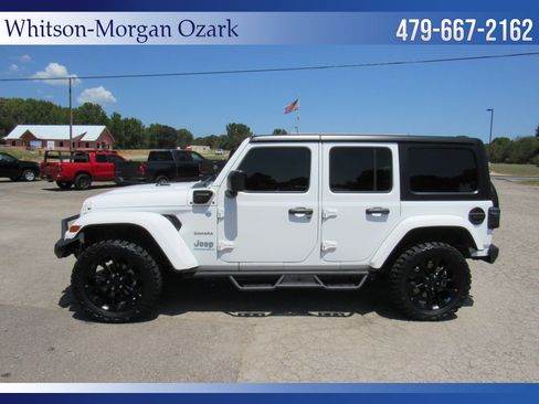 Used 2023 Jeep Wrangler Unlimited Sahara AWD/4WD image 7