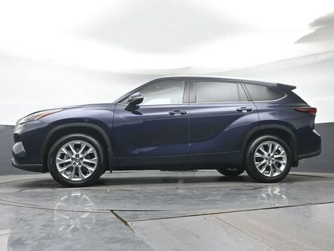 Certified 2024 Toyota Highlander Limited AWD/4WD image 35