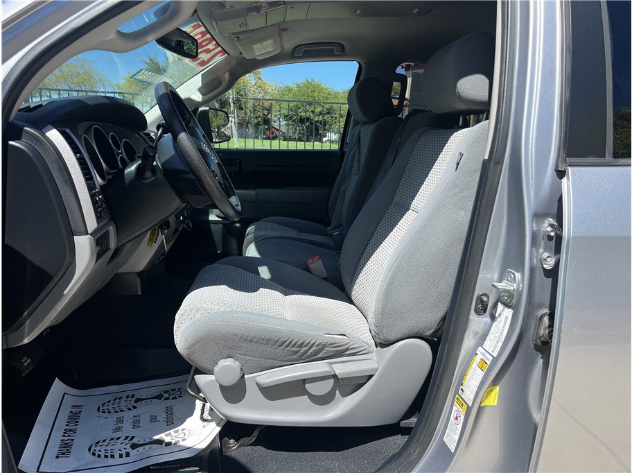 Used 2012 Toyota Tundra 4x4 CrewMax w/ Tow Pkg image 17