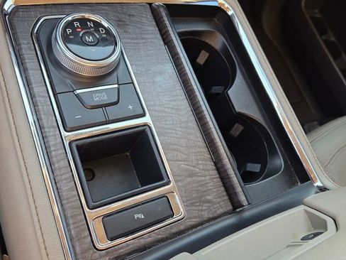 Used 2019 Ford Expedition Limited RWD image 23