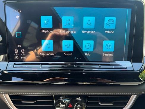 New 2026 Volkswagen Atlas Cross Sport SE FWD image 21