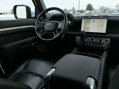Used 2024 Land Rover Defender 130 X-Dynamic SE AWD/4WD image 28