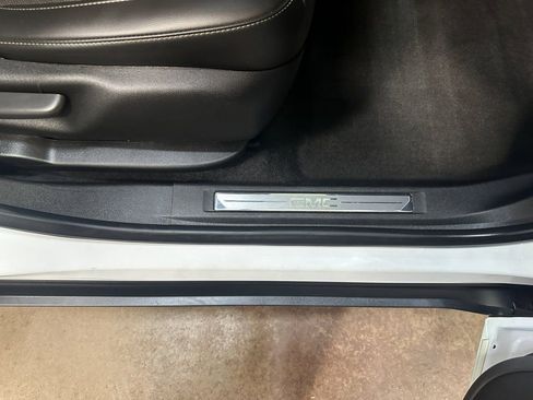 Used 2021 GMC Acadia SLT image 93