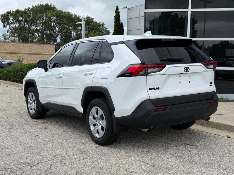 Used 2023 Toyota RAV4 LE AWD/4WD image 5