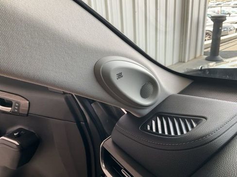 Used 2023 Toyota Highlander Limited image 8