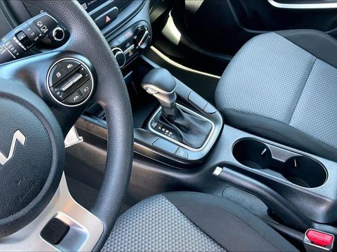 Used 2025 Kia Soul LX w/ LX Technology Package image 15