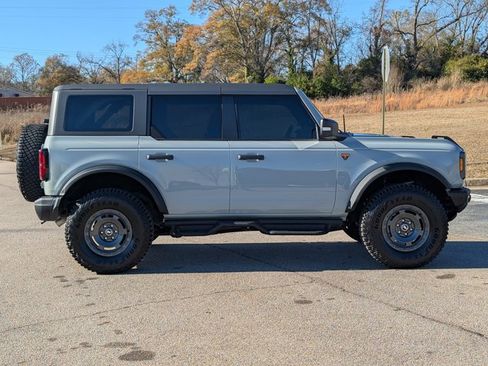Used 2024 Ford Bronco Badlands image 6