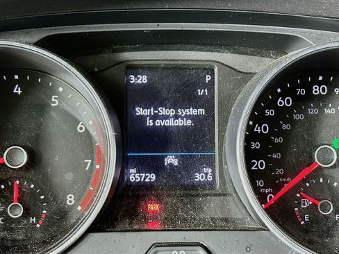 Used 2020 Volkswagen Tiguan SE w/ Panoramic Sunroof Package FWD image 18