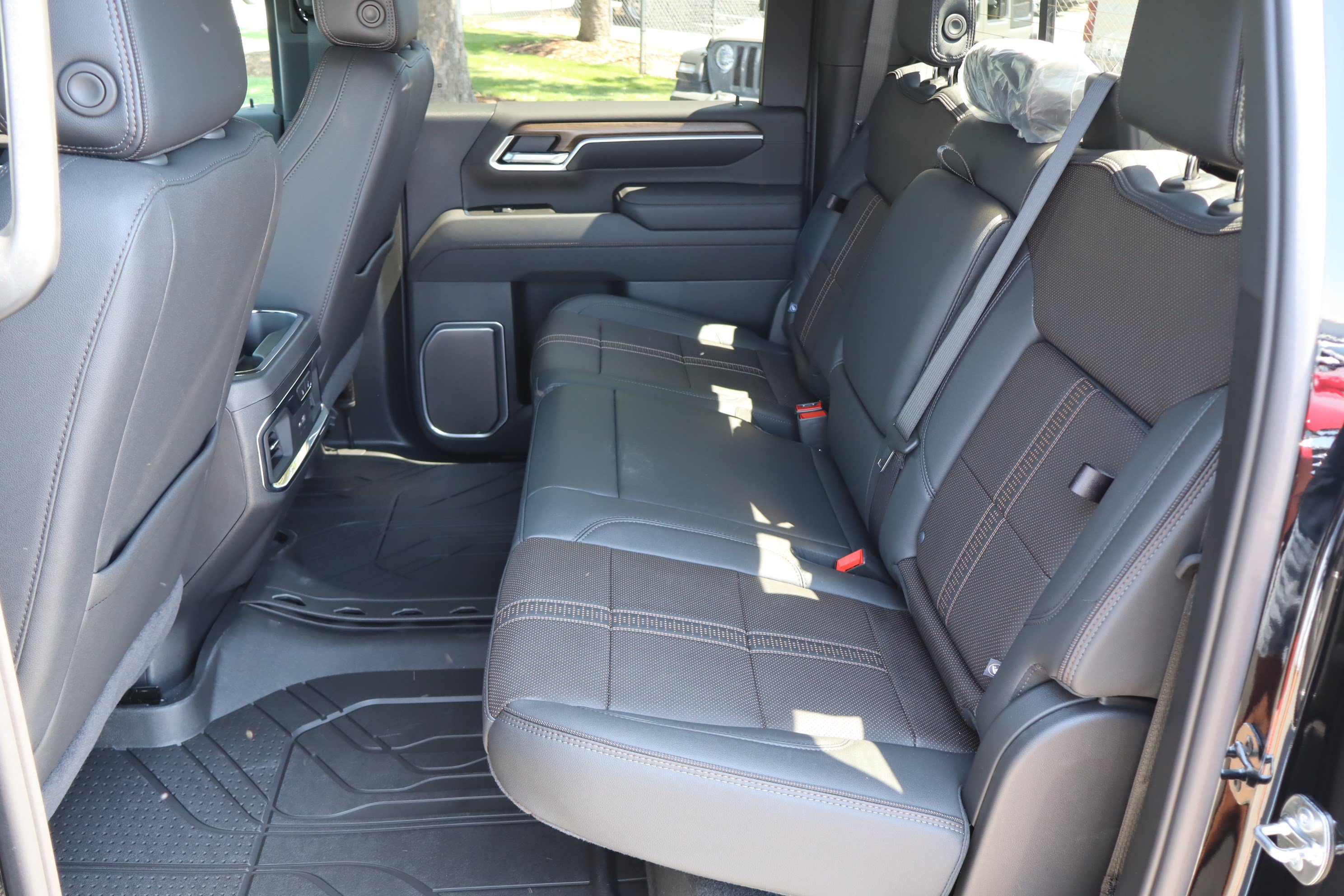 New 2026 Chevrolet Silverado 2500 High Country w/ High Country Premium Package AWD/4WD image 24