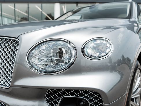 Certified 2023 Bentley Bentayga AWD/4WD image 23
