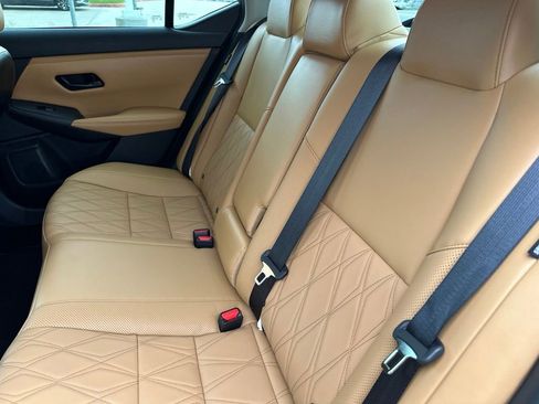 Used 2025 Nissan Sentra SV w/ SV Premium Package FWD image 8