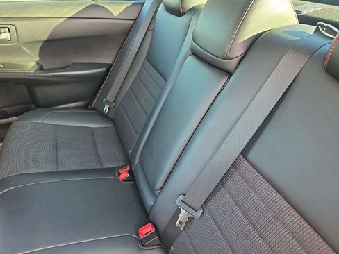 Used 2017 Toyota Camry SE image 16