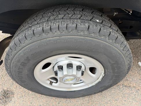 Used 2021 Chevrolet Express 2500 RWD image 27