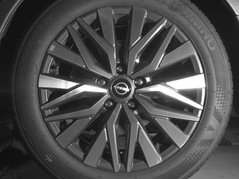 Used 2025 Nissan Altima 2.5 SV FWD image 14