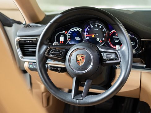 Certified 2023 Porsche Panamera image 25