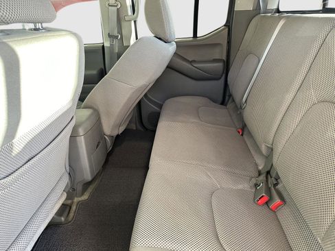 Used 2016 Nissan Frontier SV image 29