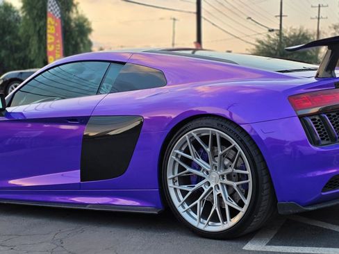 Used 2018 Audi R8 V10 w/ Premium Package image 5