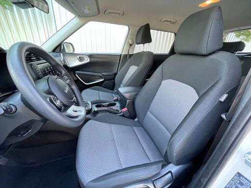 Used 2024 Kia Soul LX w/ Option Group 015 FWD image 23