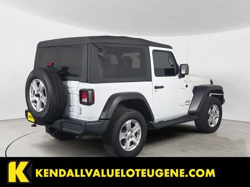 Used 2018 Jeep Wrangler Sport AWD/4WD image 5