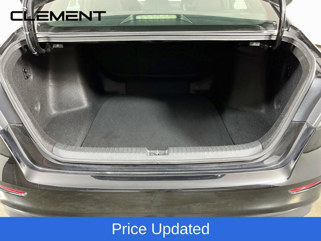 Used 2024 Honda Accord Sport image 9