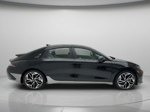 Used 2024 Hyundai Ioniq 6 SEL AWD/4WD image 6