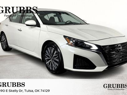 Used 2023 Nissan Altima 2.5 SV w/ SV Premium Package