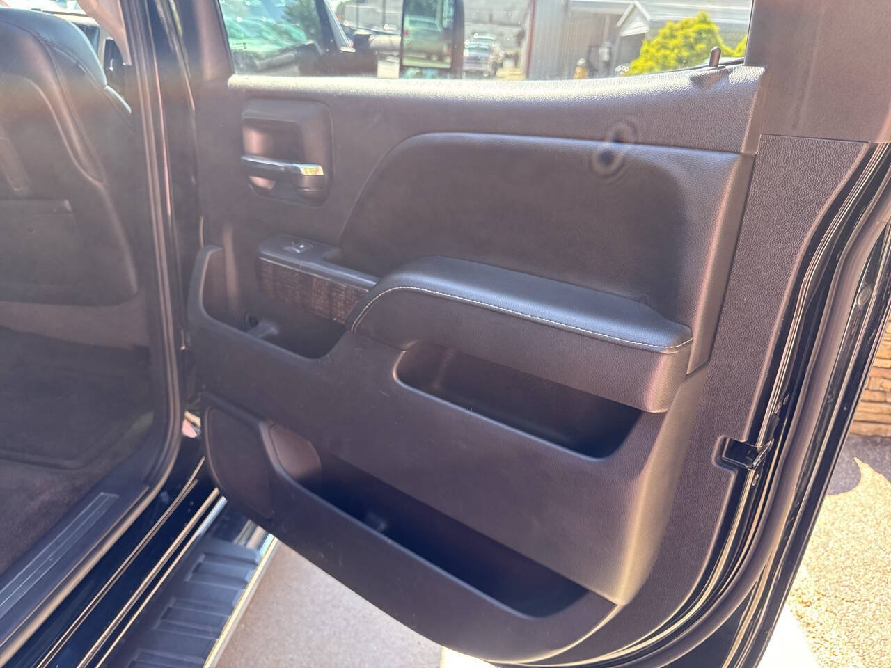 Used 2015 GMC Sierra 3500 Denali w/ Duramax Plus Package AWD/4WD image 18