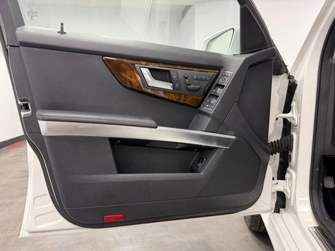 Used 2015 Mercedes-Benz GLK 350 4MATIC 4dr GLK350 image 29