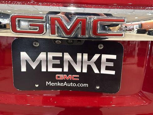 Used 2021 GMC Acadia Denali w/ Denali Ultimate Package AWD/4WD image 9
