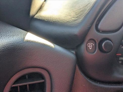 Used 2004 Chevrolet Corvette Coupe image 17