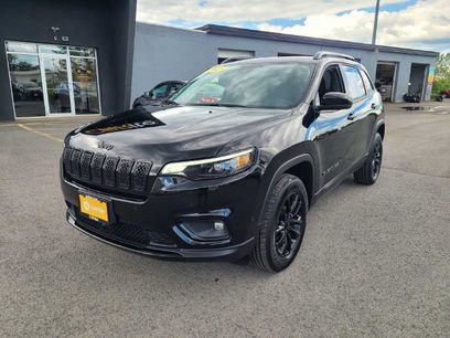 Used 2023 Jeep Cherokee Altitude Lux