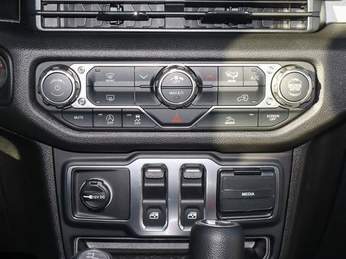 New 2026 Jeep Wrangler Sport AWD/4WD image 19