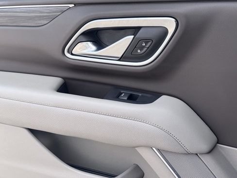 Used 2021 GMC Yukon XL SLT w/ SLT Premium Package image 25