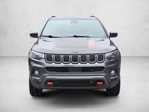 Used 2024 Jeep Compass Trailhawk AWD/4WD image 2