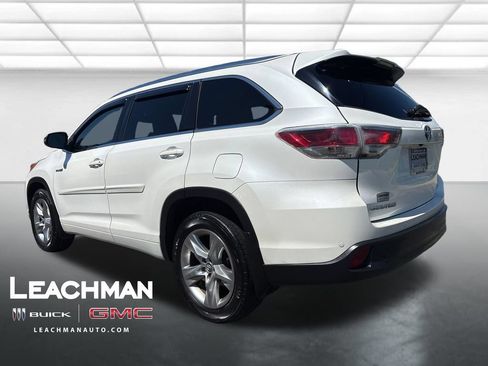 Used 2016 Toyota Highlander Limited Platinum w/ Four Season Floor Mat Package AWD/4WD image 6