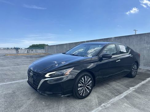 Used 2024 Nissan Altima 2.5 SV FWD image 39