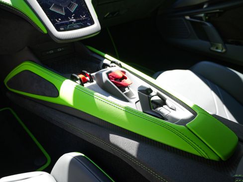 Used 2025 Lamborghini Revuelto AWD/4WD image 14