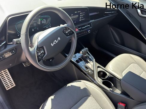 New 2026 Kia Niro SX Touring FWD image 11