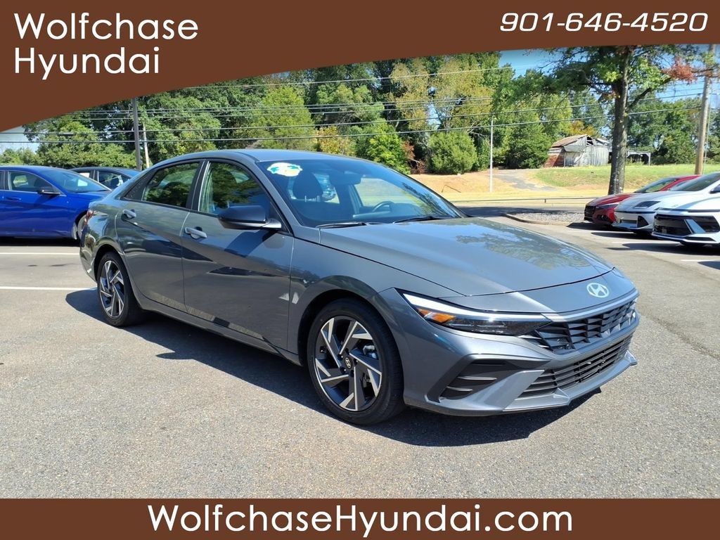 Certified 2025 Hyundai Elantra Sport FWD image 7