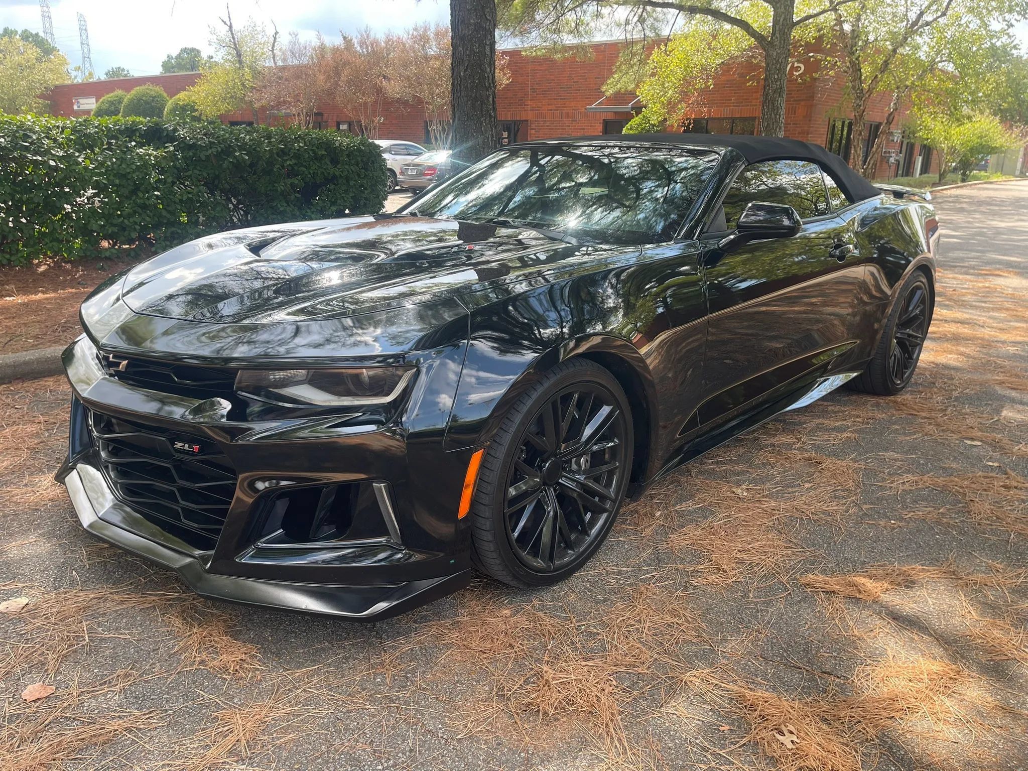 Used 2019 Chevrolet Camaro ZL1 RWD image 3