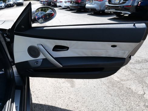 Used 2004 BMW Z4 2.5i image 28