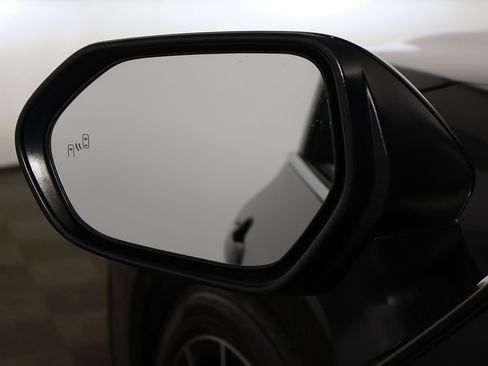 Used 2024 Toyota Camry SE image 31